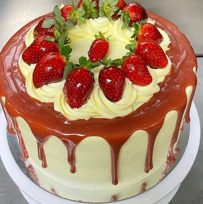 Perroni Strawberry Drip Cake
